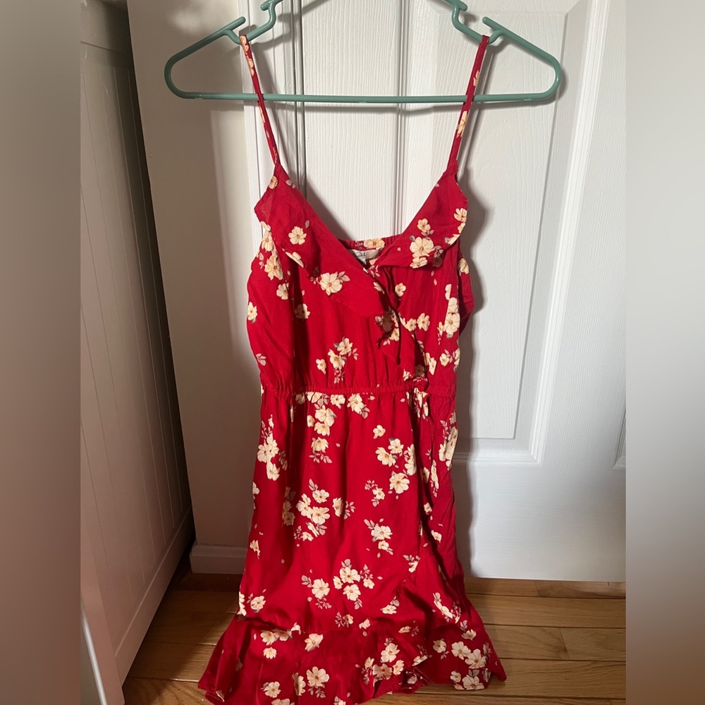 Red flower dress size 6 and adjustable straps